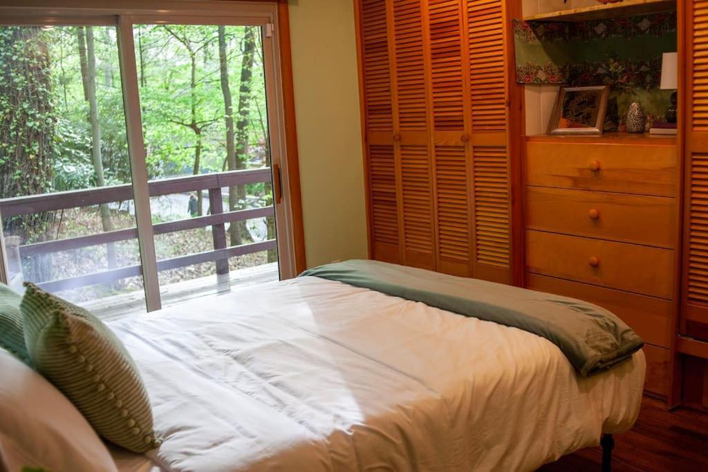 Modern Cabin With Hot Tub Grill Lake Beach Wineries Hiking Fishing And Hershey Park Family And Pet Friendly Superhosts On Ab&B Mount Gretna Екстериор снимка
