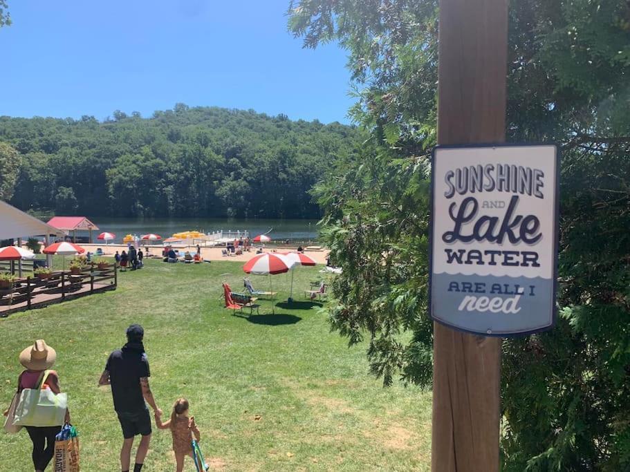 Modern Cabin With Hot Tub Grill Lake Beach Wineries Hiking Fishing And Hershey Park Family And Pet Friendly Superhosts On Ab&B Mount Gretna Екстериор снимка