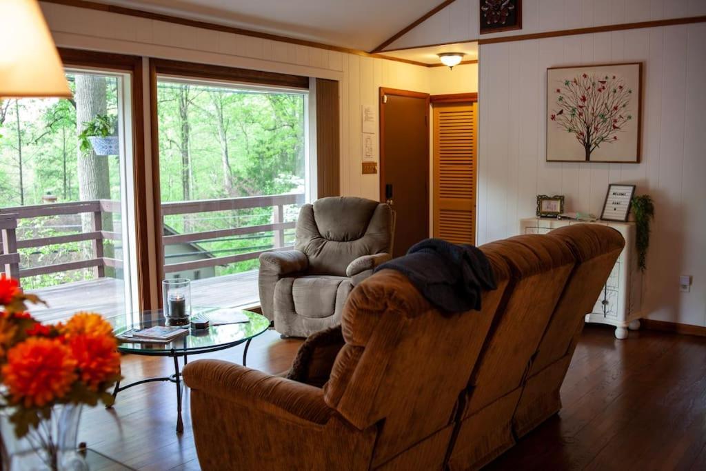 Modern Cabin With Hot Tub Grill Lake Beach Wineries Hiking Fishing And Hershey Park Family And Pet Friendly Superhosts On Ab&B Mount Gretna Екстериор снимка