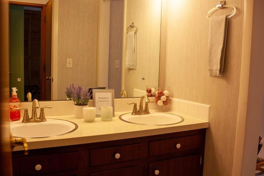 Modern Cabin With Hot Tub Grill Lake Beach Wineries Hiking Fishing And Hershey Park Family And Pet Friendly Superhosts On Ab&B Mount Gretna Екстериор снимка